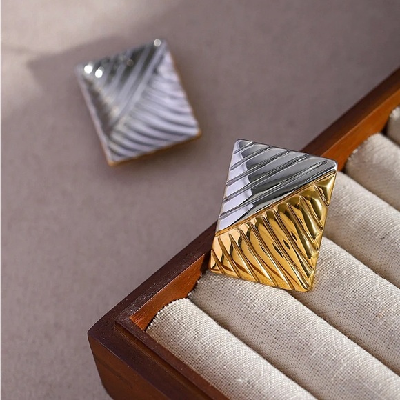 NEW💎Two Tone Rectangular Earrings*Statement Earrings* - Picture 3 of 6